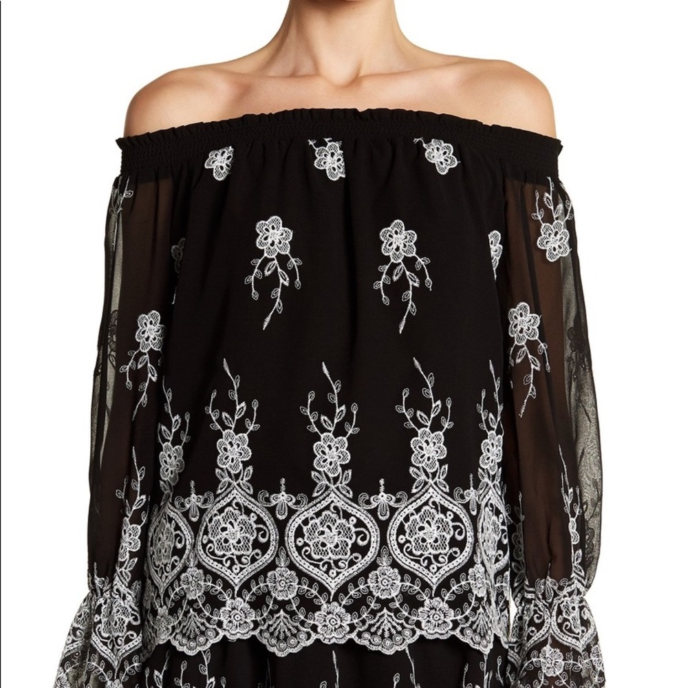 NWT Wayf Lancaster Embroidered top